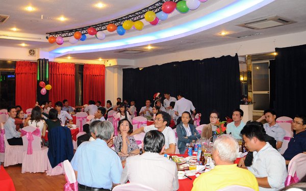 THIET THACH Group Sum Vầy Mừng 9 Năm Hoạt Động Trong Không Khí Noel 2013