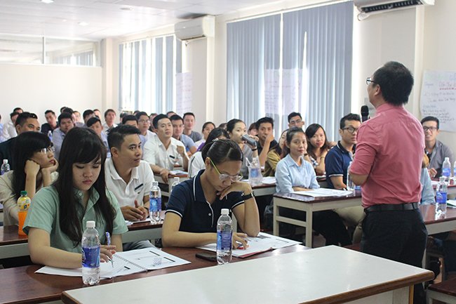 KHOÁ ĐÀO TẠO KỸ NĂNG CHĂM SÓC KHÁCH HÀNG VÀ GIẢI QUYẾT VẤN ĐỀ