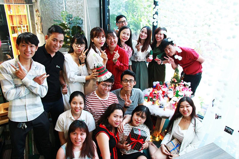 Rộn Ràng Không Khí Giáng Sinh Từ Các Chi Nhánh CAT NGHI Quận 10, Quận 2 & Xưởng Gỗ